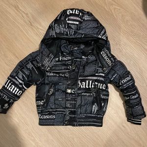 JOHN GALLIANO GAZETTE PRINT PUFFER JACKET